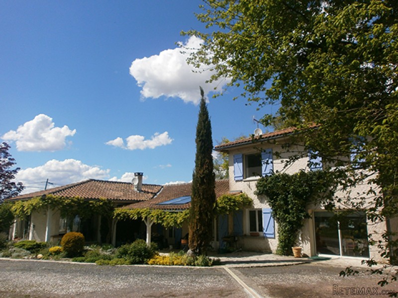 Beautiful Property With Guest House And.. - 2