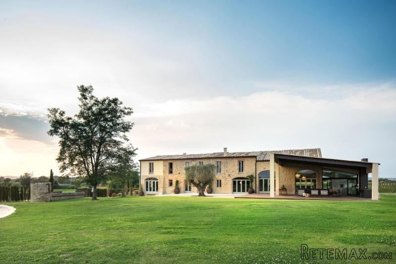 Marvellous Masia for Sale in Costa Brava