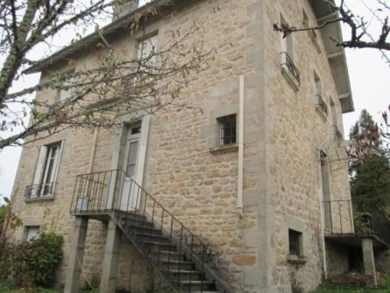 Nice House in Centre of Nice Plot - 2