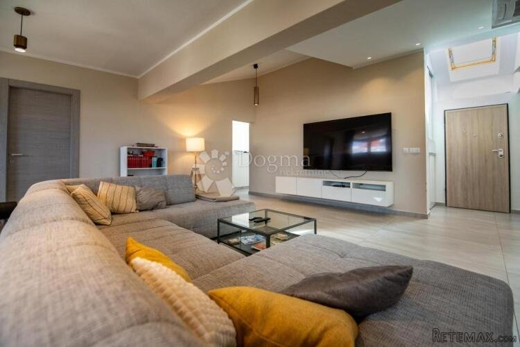 WOW! PENTHOUSE U ATRAKTIVNOM MEDULINU! - 3