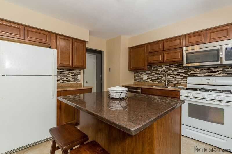 3 bedroom House For Sale: 35 Quarry.. - 2