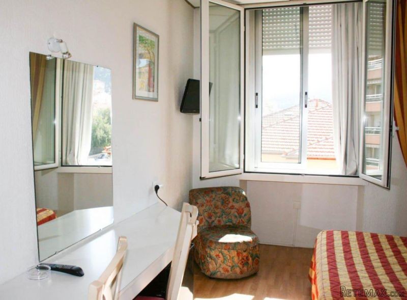 Sale Hotel - Menton Centre - 2