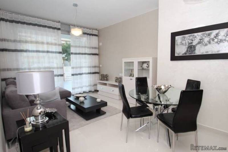 3 Bedroom 2 Bathroom Bungalow In..