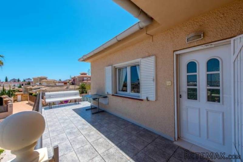 4 Bedroom 2 Bathroom Villa In.. - 2