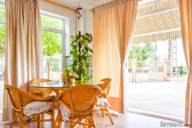 Beautifully Presented 4 Bed Country.. - 2