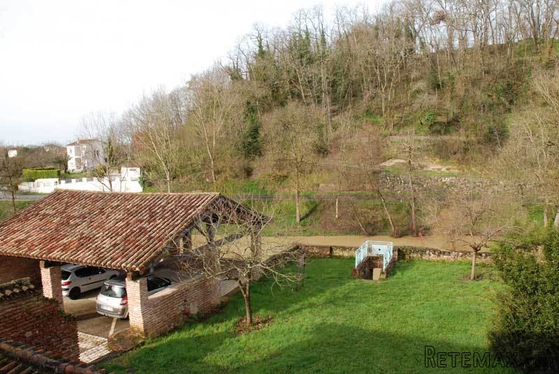 2 Bed Apartment In Lovely Old Buiding - 2