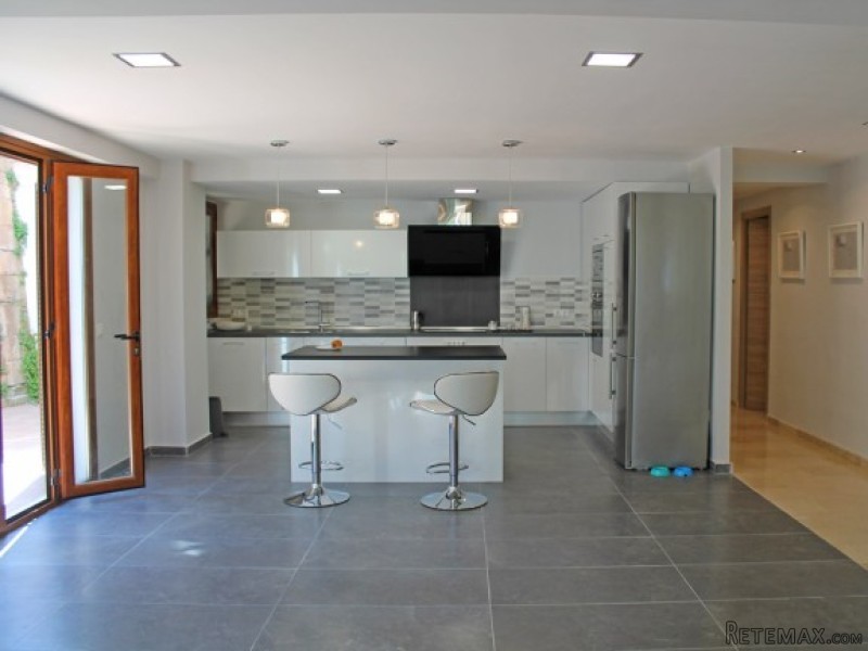 Large Refurbished Apartment In Son Veri - 2