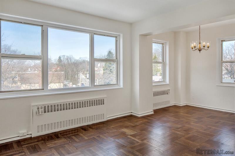 2 bedroom Commercial Property For Sale:..
