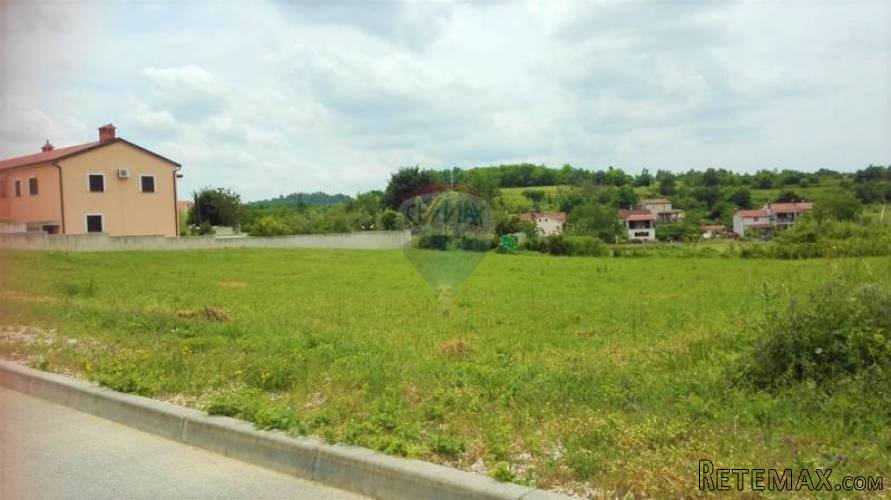 ISTRA-građevinska parcela u Vižinadi