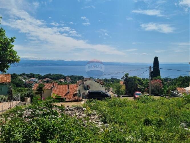 OPATIJA,OPRIĆ- građevinsko zemljište za 6 stanova sa otvoren