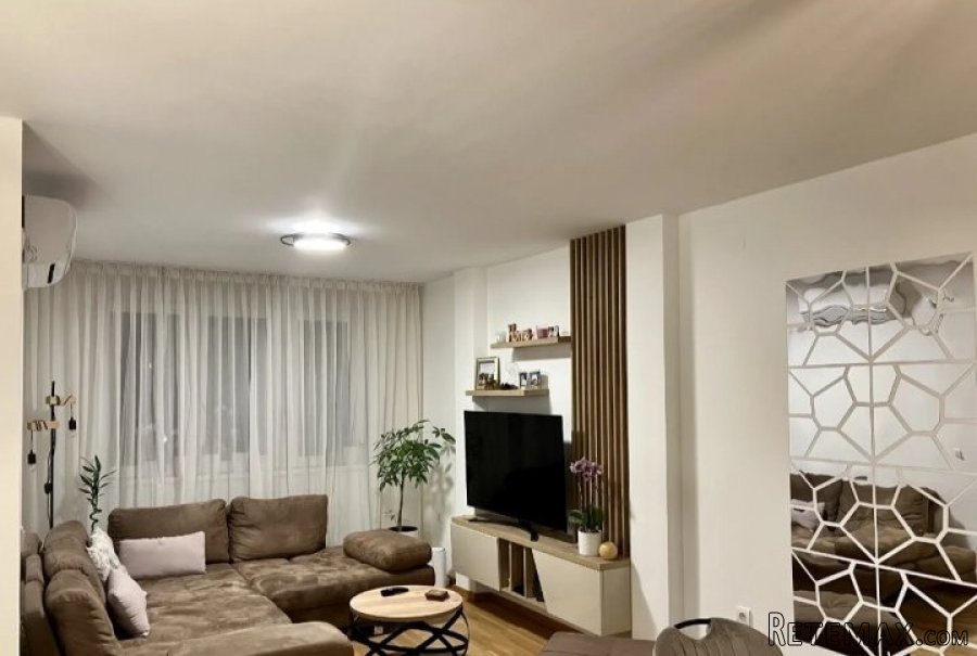 Trosoban DELUX stan sa garazom-Novi Sad - 3