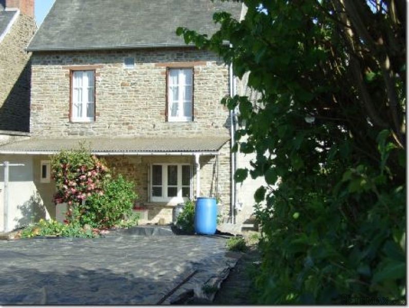 Nice 2 Bedroom House with Garden
