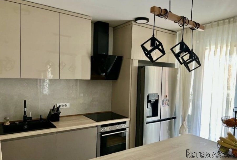 Trosoban DELUX stan sa garazom-Novi Sad - 4