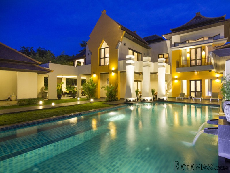 Splendid 6 bedroom pool villa in top..