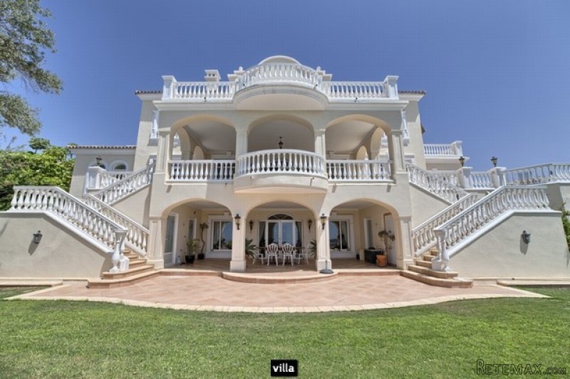 Villa for sale in Marbella Club Golf..