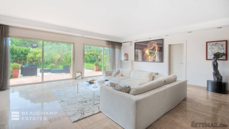 4 Bedrooms - Apartment -..