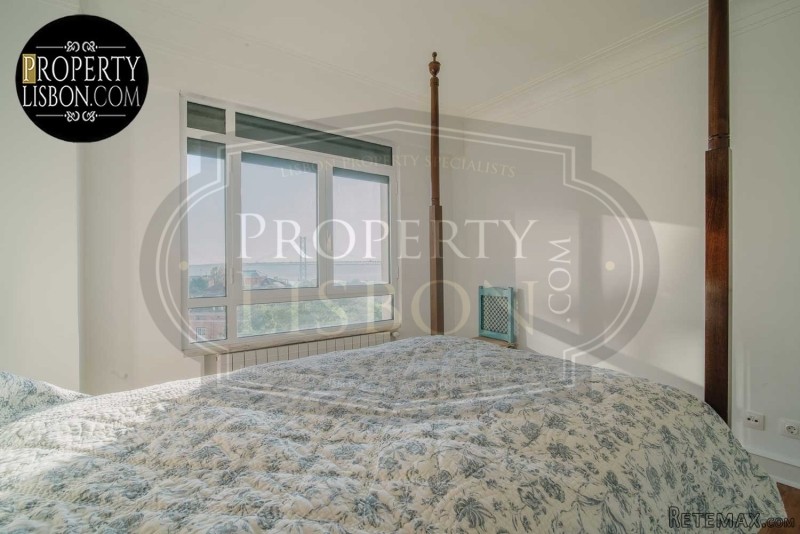 T3+1 Lisbon Apartment for sale with..