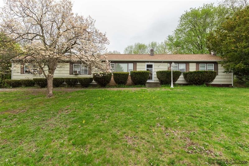 6 bedroom Flat For Sale: 3 Helen Ave..