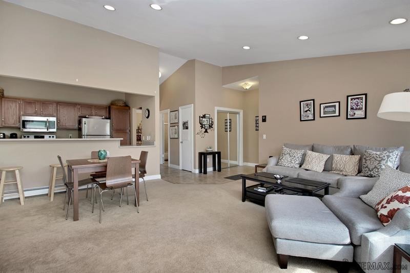 1 bedroom House For Sale: 261 West.. - 2