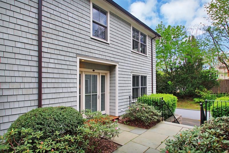 3 bedroom House For Sale: 84 Weaver..