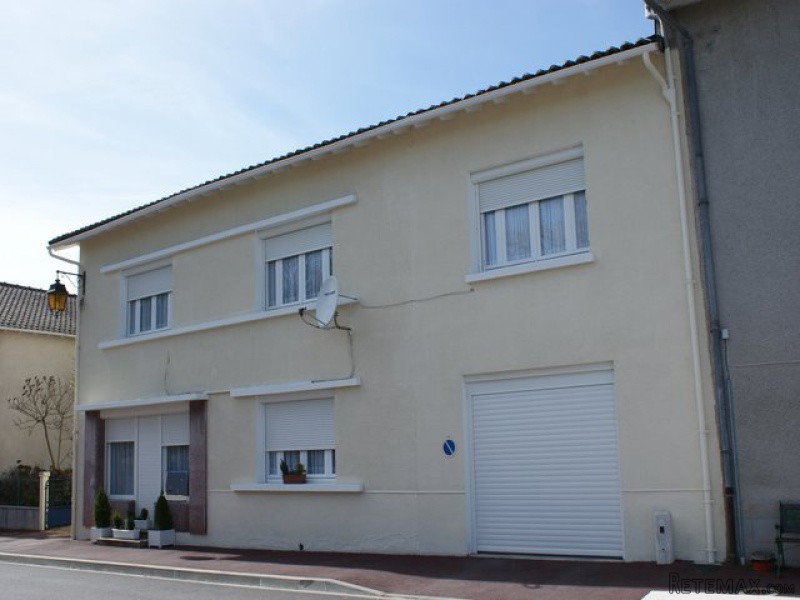 Spacious Townhouse, 5 Beds, 2..