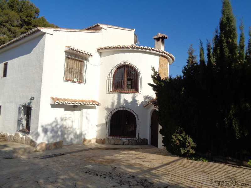 5 Bedrooms - Villa - Alicante - For Sale