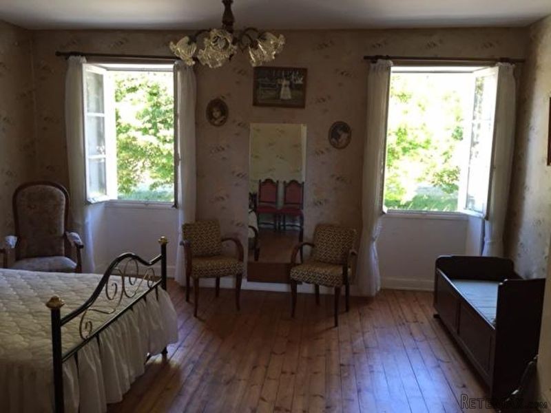House 4 bedrooms, walk to shops.. - 2