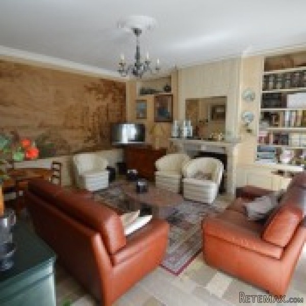 House with Swimming Pool - 2