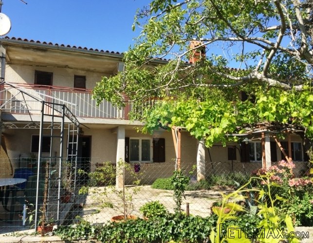 Pula, Štinjan, kuća