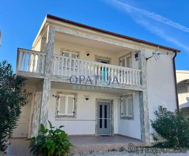 Vir, kuća s 2 apartmana 500m od mora
