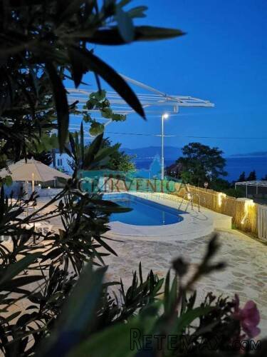 NOVI VINODOLSKI - PANSION 200 m OD PLAŽE