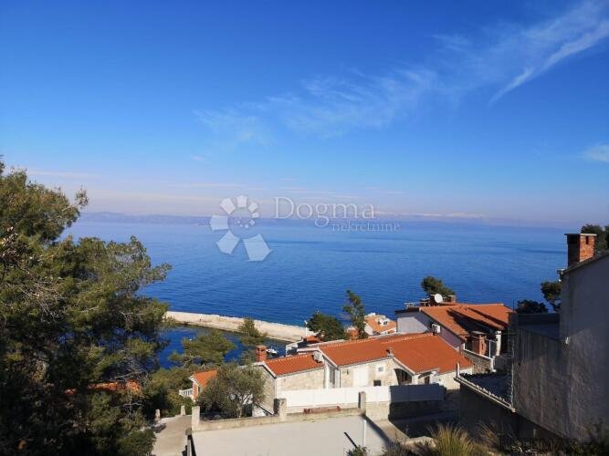 KORČULA, GRAĐEVINSKO ZEMLJIŠTE S PROJEKTOM - 2