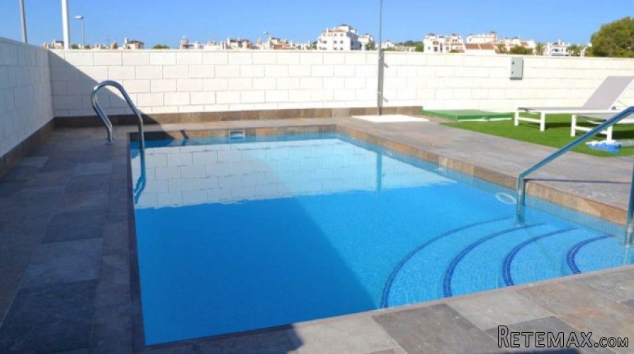 New modern villa located in Pau-8 in Villamartin. The.. - 2