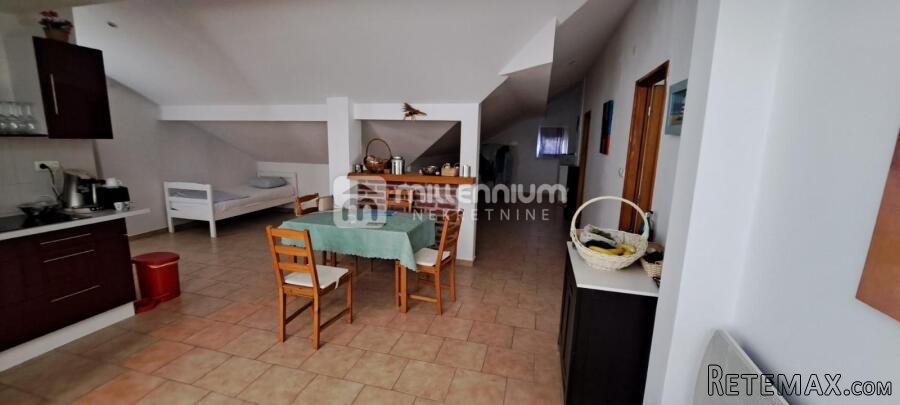 Novi Vinodolski, Povile, 87.16m2, terasa - 2