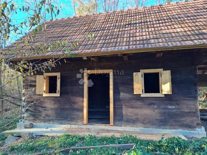 Kućica s hektarom u šumi - 3