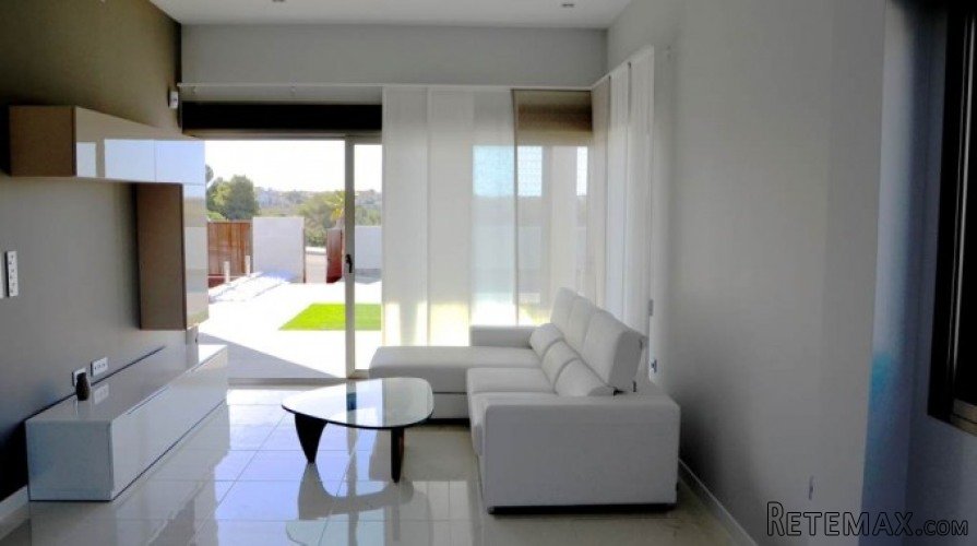 New modern villa located in Pau-8 in Villamartin. The.. - 3