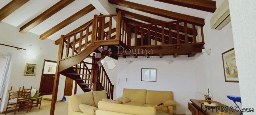 VELIKI APARTMAN - BAZEN NA KORIŠTENJE