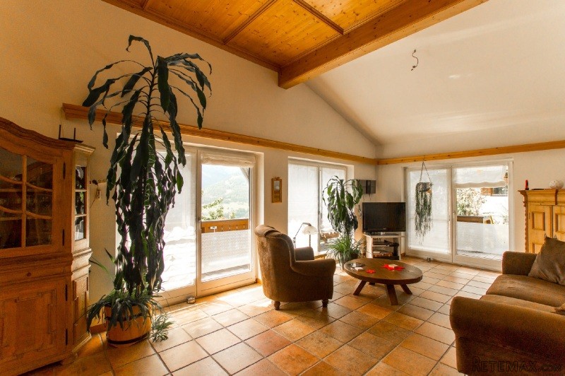 Well Maintained Country House Above The.. - 2