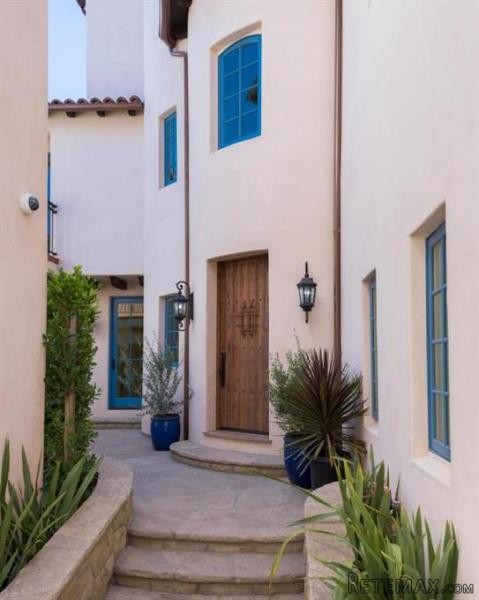 3 bedroom Apartment For Sale: 128..
