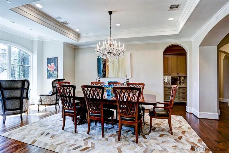 5 bedroom House For Sale: 4902 Beech.. - 2