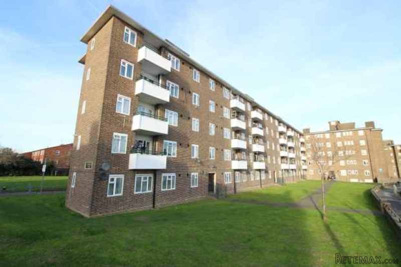 2 bedroom, Flat house for sale