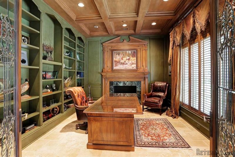 6 bedroom House For Sale: 15 Mott Lane.. - 2