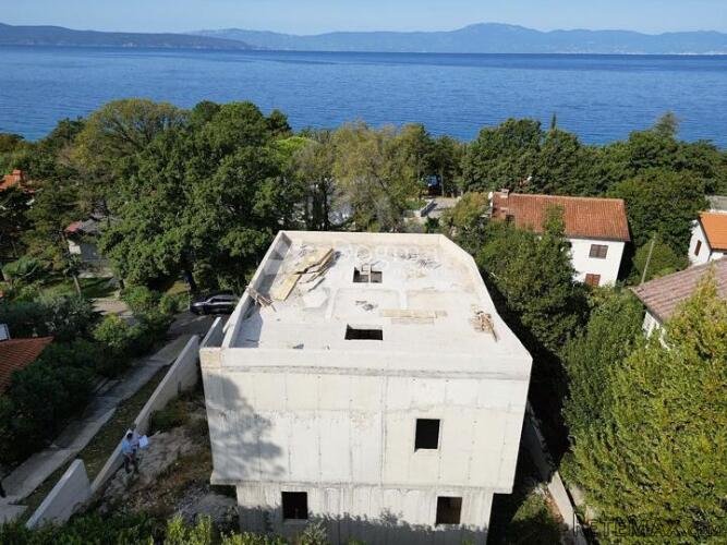 KRK - NJIVICE - ZAPOČETA GRADNJA VILE 50 m OD MORA - 2
