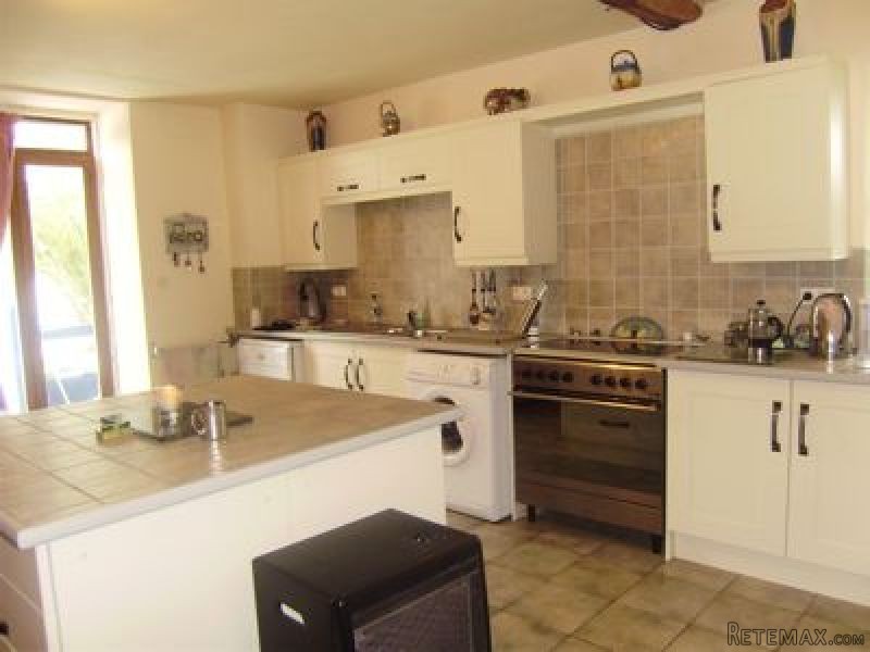 2 Spacious Houses + Swimming Pool - 2