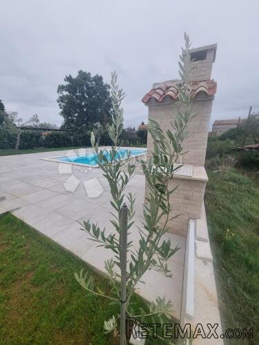 NOVOIZGRAĐENA VILA U OKOLICI BARBANA NA BREŽULJKU S OTVORENI - 5