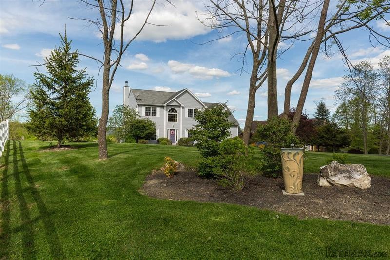 3 bedroom House For Sale: 20 Martin Rd.. - 2