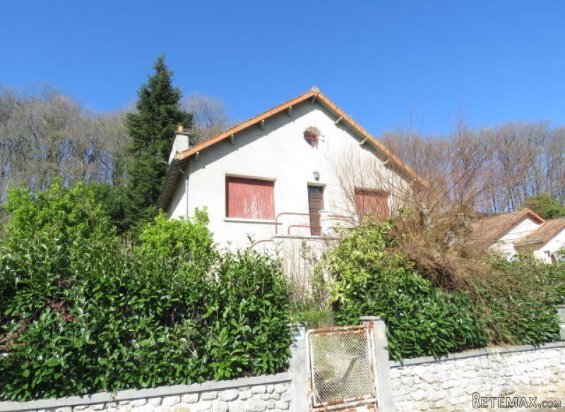 Big house to renovate in gorgeous..
