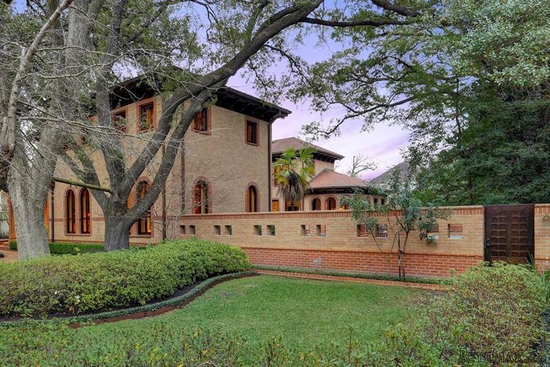 4 bedroom House For Sale: 6501 Brompton.. - 2