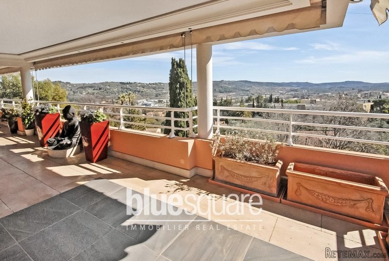 Stunning 229 m2 Penthouse 15mn away..