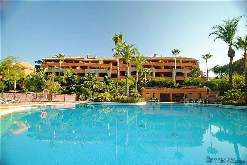 APARTMENT FOR SALE IN BAHIA DE MARBELLA
